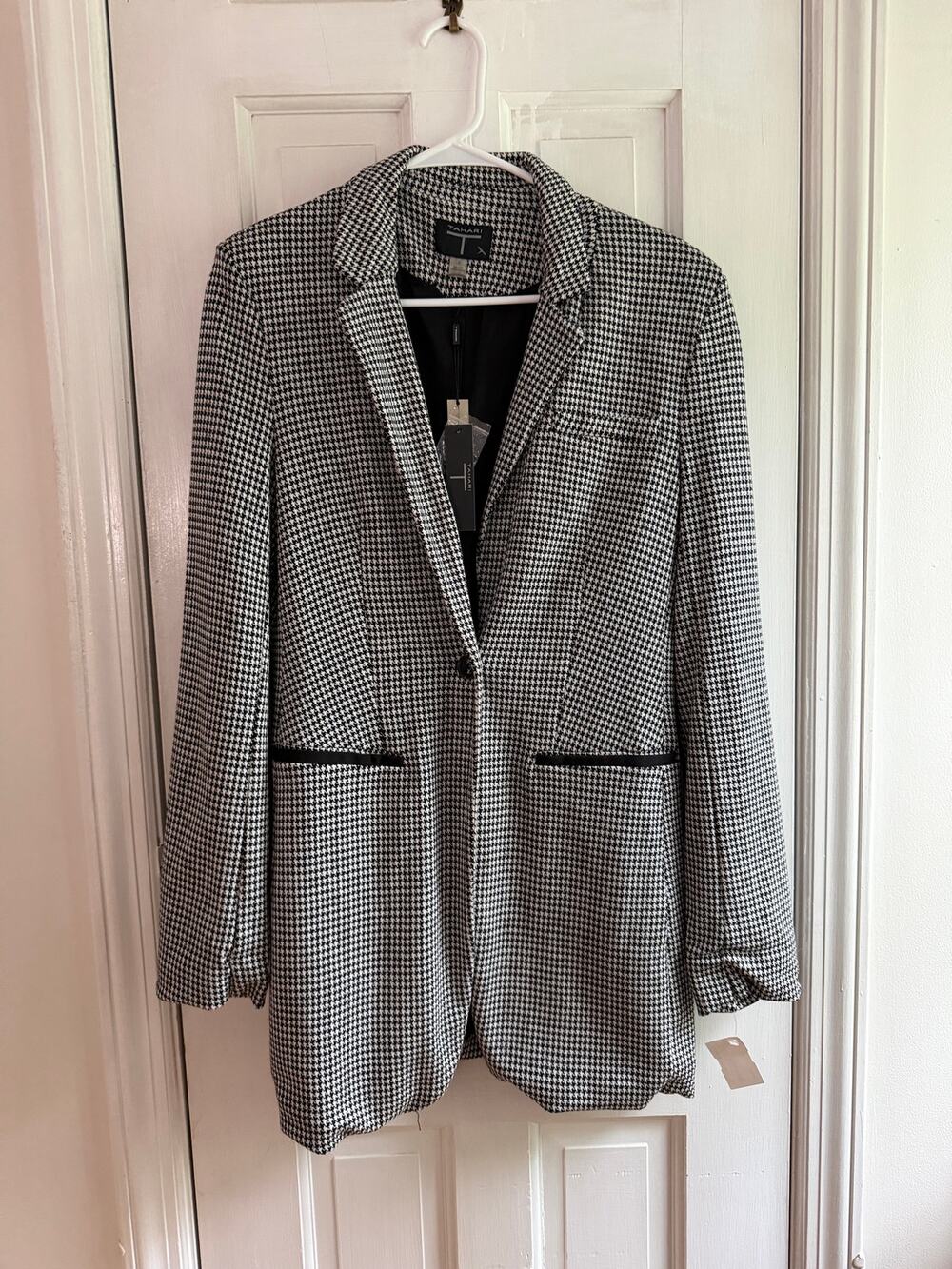 Tahari Women's Black & White Pattern Blazer Jacket - Size 8 NWT